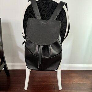 Cuyana Women's Leather Backpack